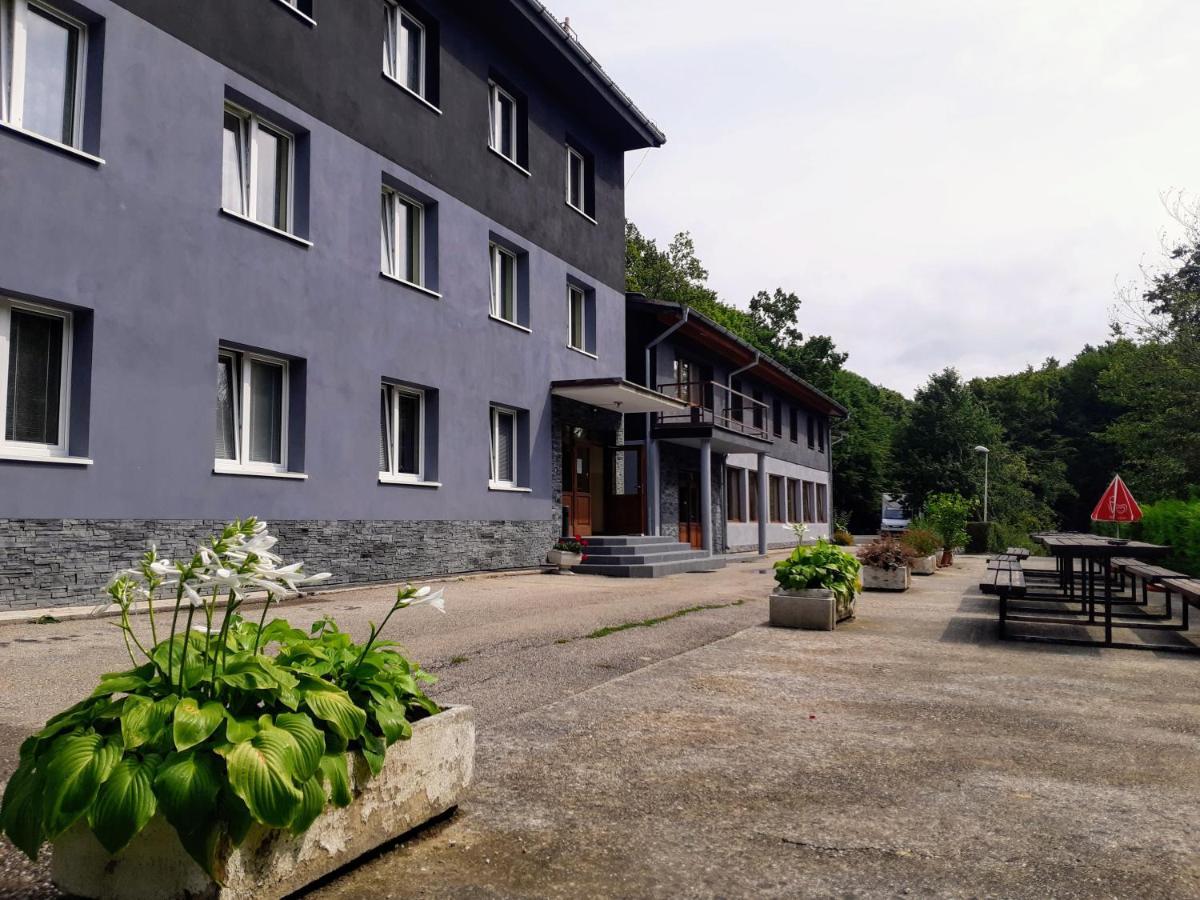 Hotel Rekreačné zariadenie Javorinka à Stará Turá Extérieur photo